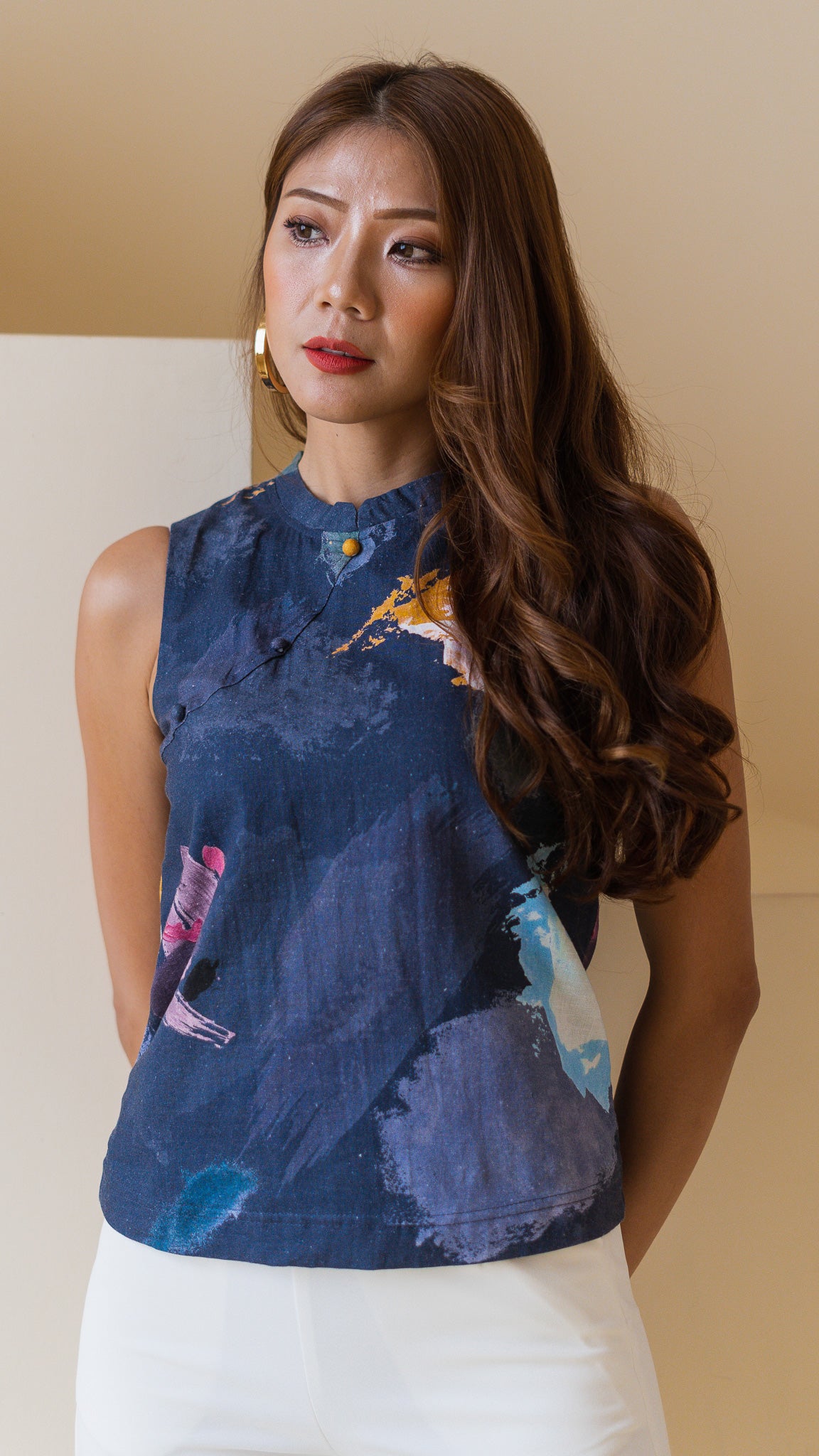 Life On A Canvas Linen Sleeveless Cheongsam Blouse in Navy