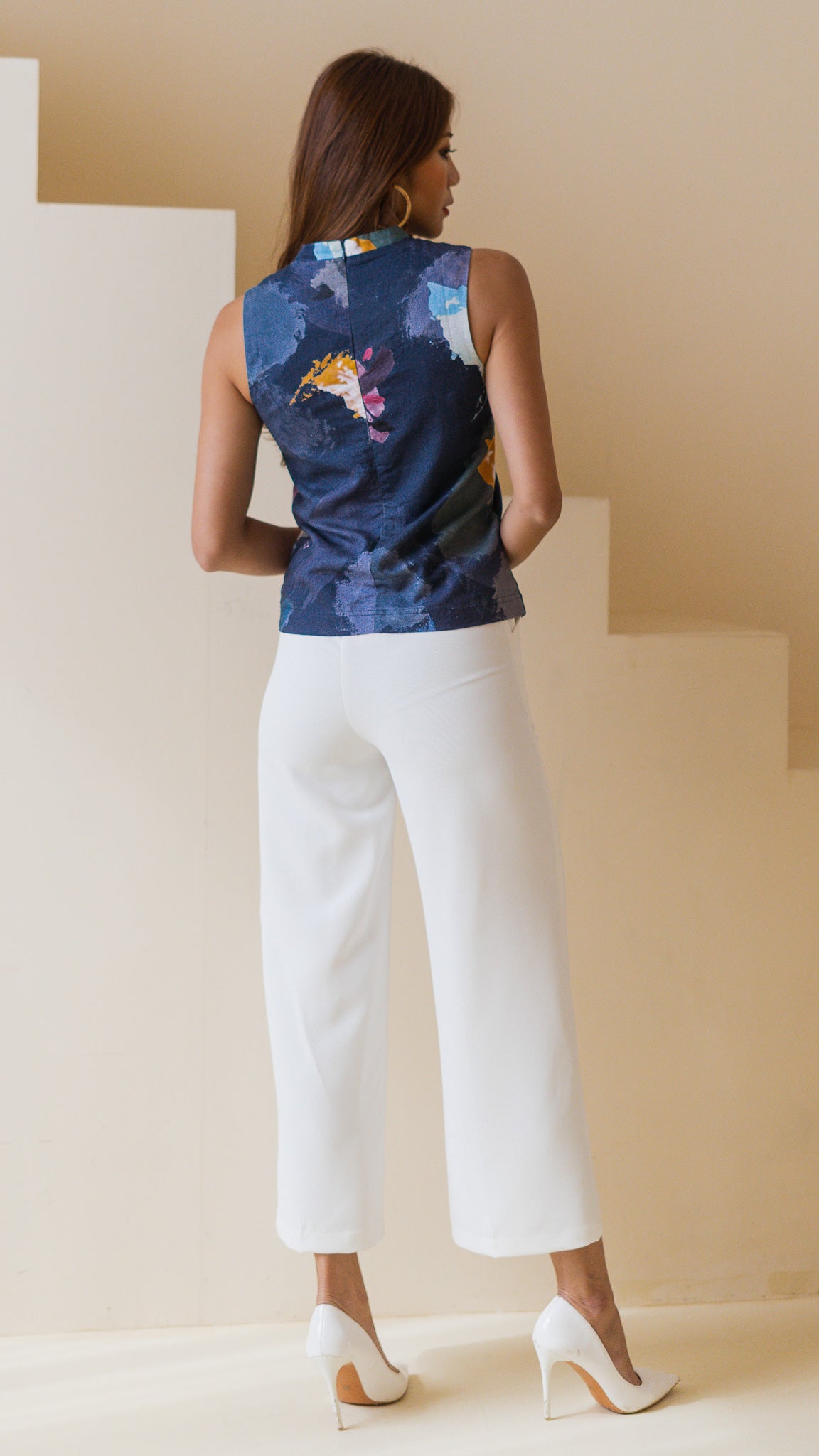 Life On A Canvas Linen Sleeveless Cheongsam Blouse in Navy