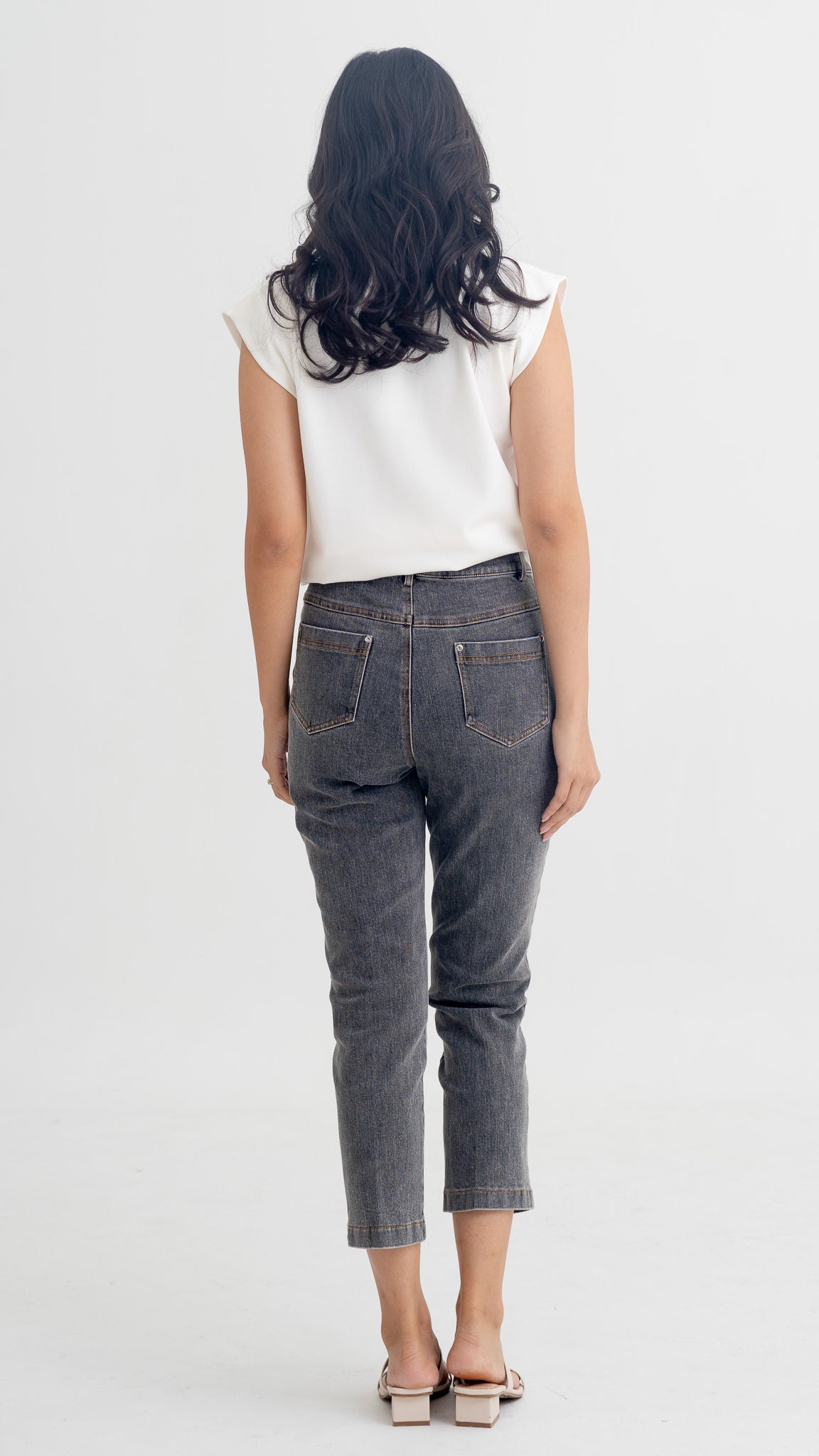 Benji Washed Mom Jeans in Grey