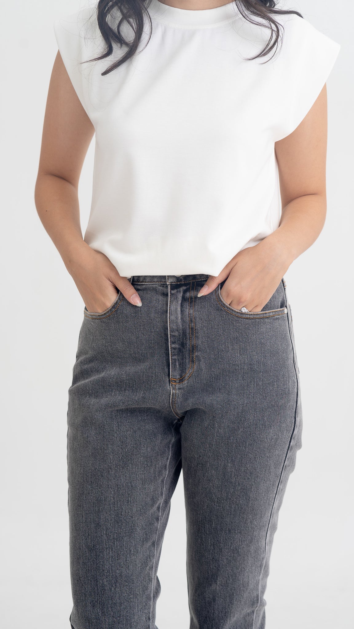 Benji Washed Mom Jeans in Grey