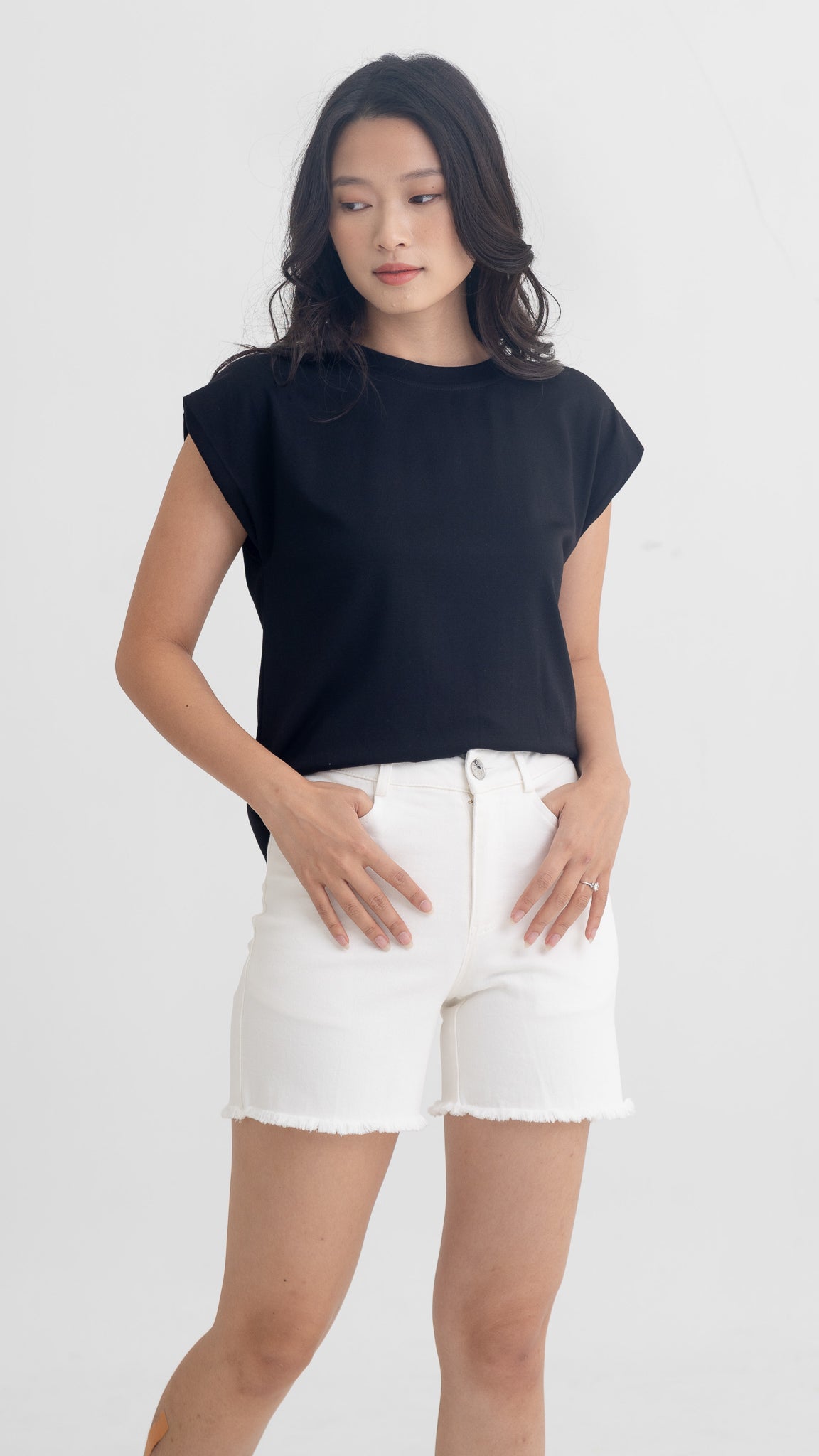 Stevie Raw Hem Denim Shorts in White [ONLINE ONLY]