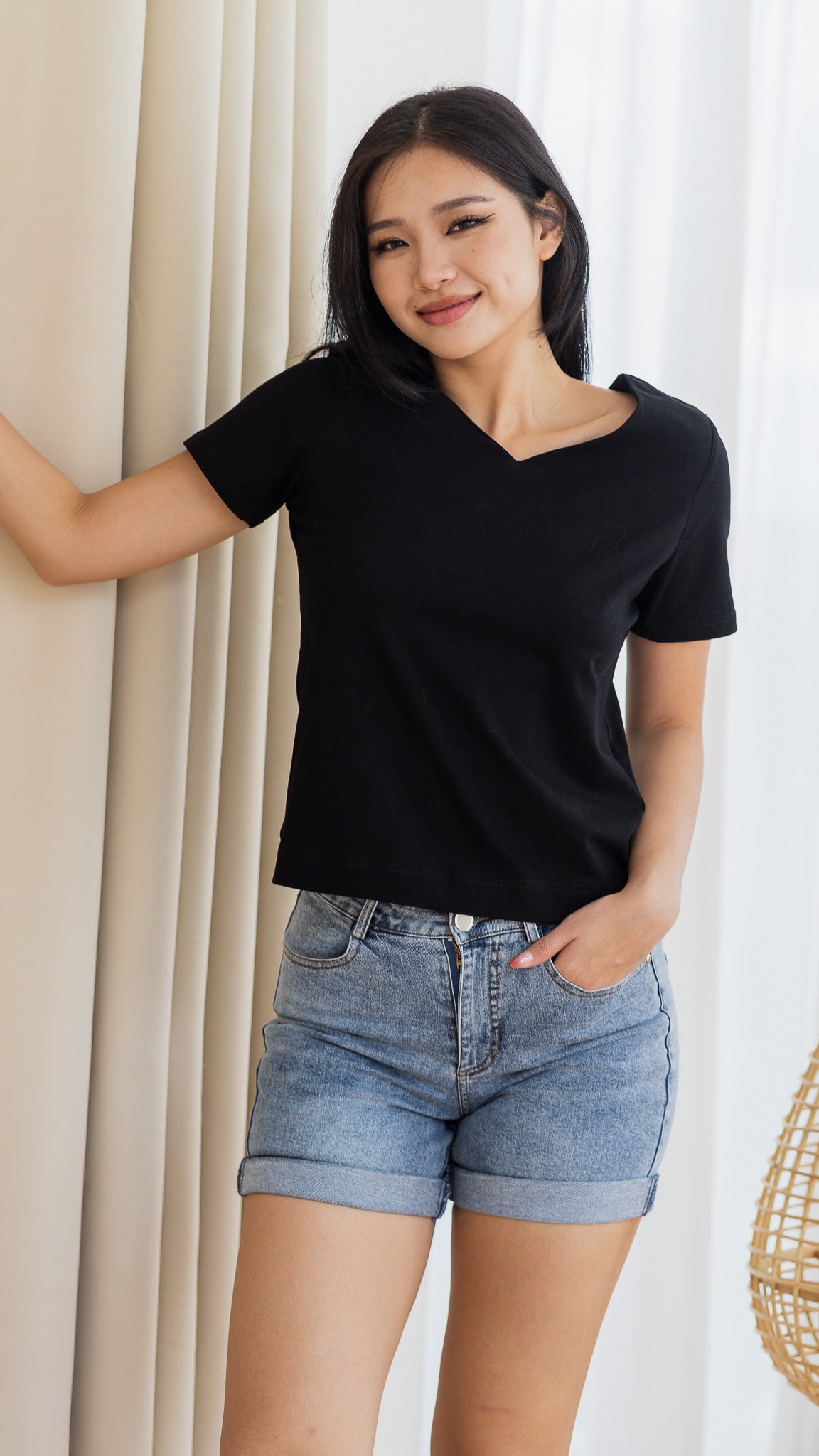 An Essential Two-way Tee in Black [ONLINE ONLY]