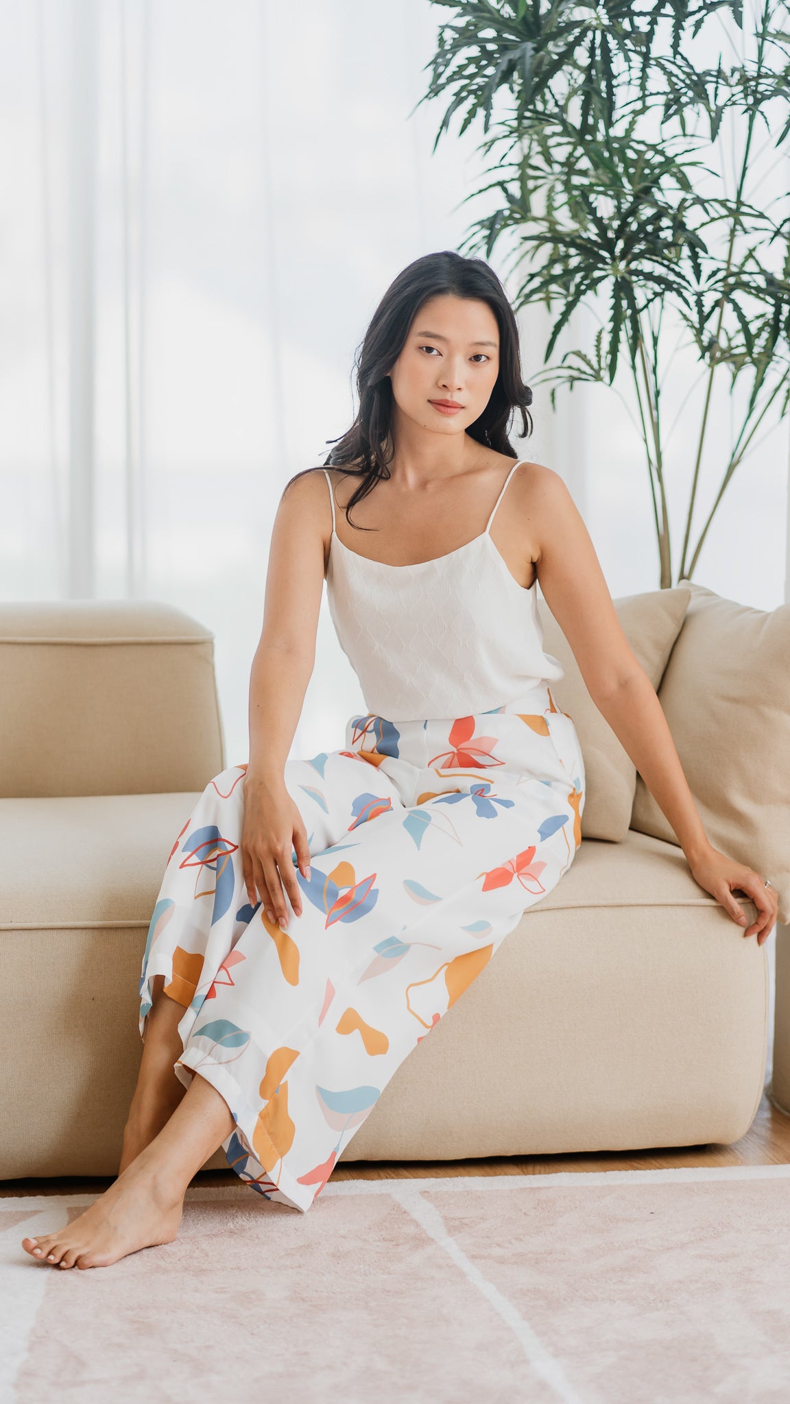 Sophie's Summer Elastic Waist Pants in White [ONLINE ONLY]