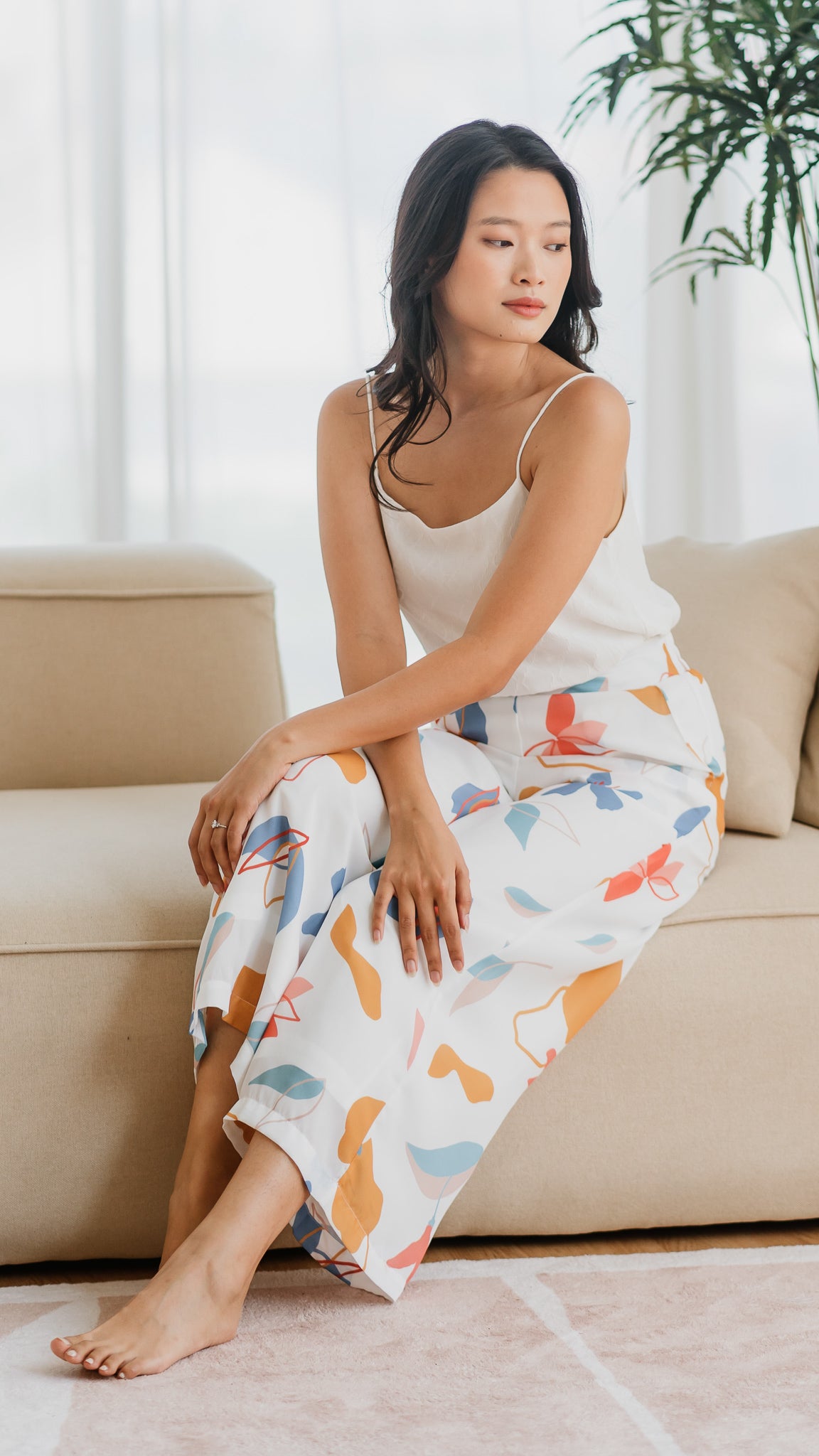 Sophie's Summer Elastic Waist Pants in White [ONLINE ONLY]
