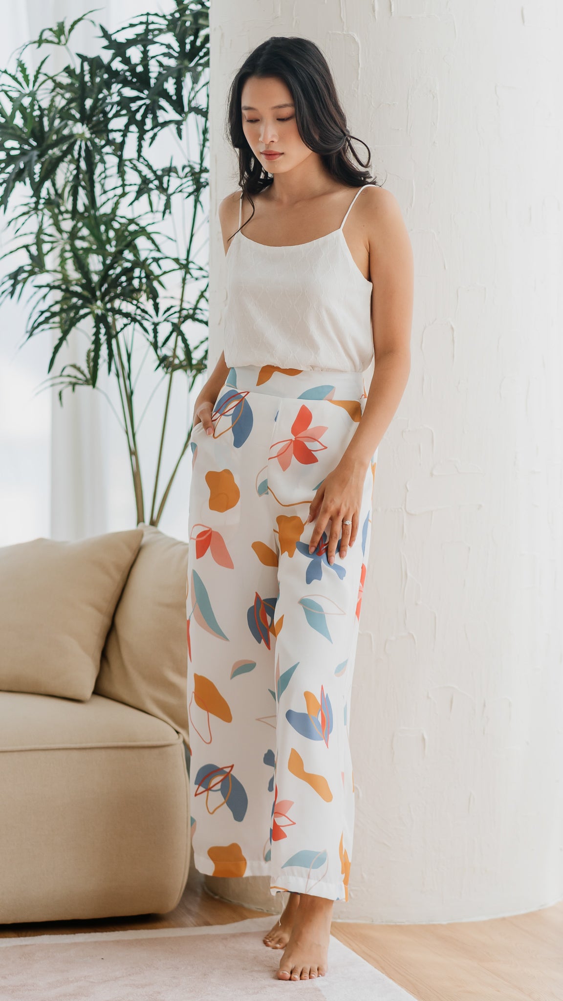 Sophie's Summer Elastic Waist Pants in White [ONLINE ONLY]