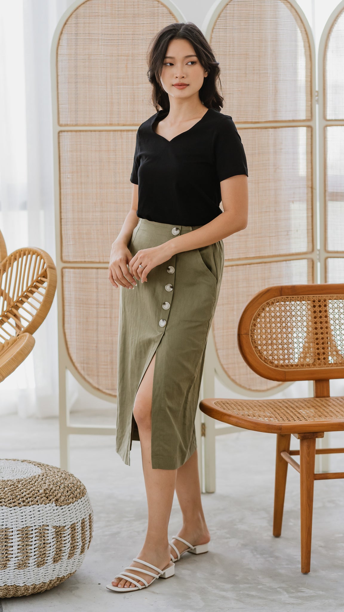 Leia Slit Detail Linen Skirt in Army Green [ONLINE ONLY]